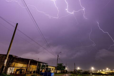 tormenta electrica tumbes