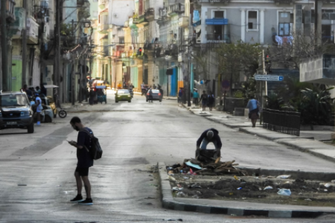 Diez panameños detenidos en Cuba por propaganda contra el gobierno