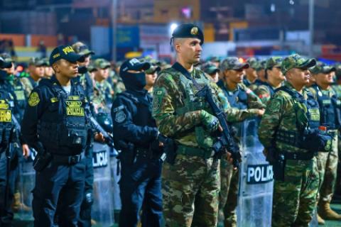 policias perú