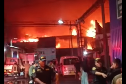 Respecto al origen del fuego, la Policía Nacional ya inició las investigaciones pertinentes. 