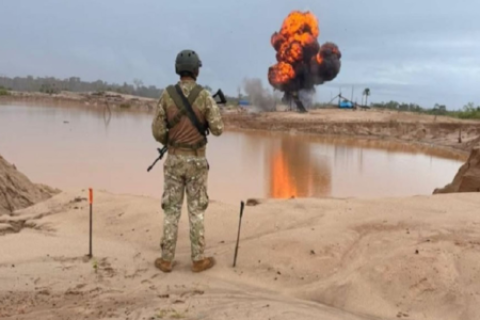 Madre de Dios autoridades destruyen más de S2.3 millones de equipos de minería ilegal