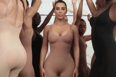 Descubren cargamento de cocaína valorizado en millones dentro de un envío de Skims, la marca de Kim Kardashian