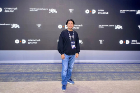 Astrónomo peruano Víctor Vera destaca en Rusia con su investigación sobre la exploración lunar