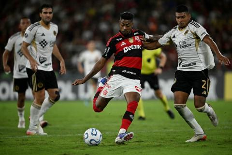 Flamengo goleó 3-0 a Cusco FC y lo eliminó de la Copa Libertadores