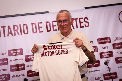 Hector Cuper sistema Universitario alineacion