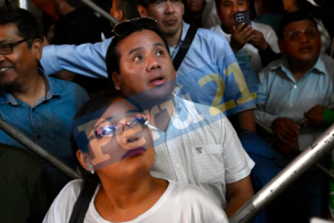 Hermano de Roberto Sánchez reaparece dando órdenes en mitin