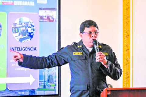 ELEMENTO INCÓMODO. El oficial cambió a cerca de 300 agentes PNP entre suboficiales y oficiales a lo largo del corredor minero ilegal de Pataz 