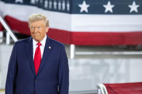 Trump dice que EE.UU. escoltará barcos a través del estrecho de Ormuz desde este lunes