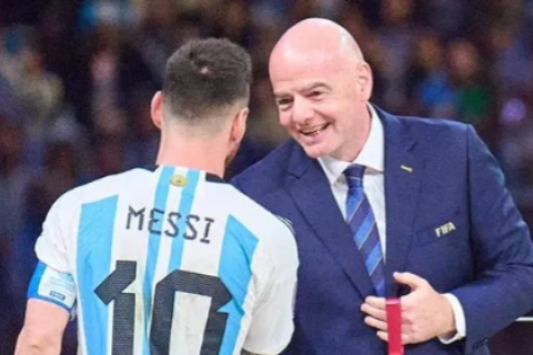 Gianni Infantino presidente de FIFA elogia a Lionel Messi por ser goleador de Mundiales