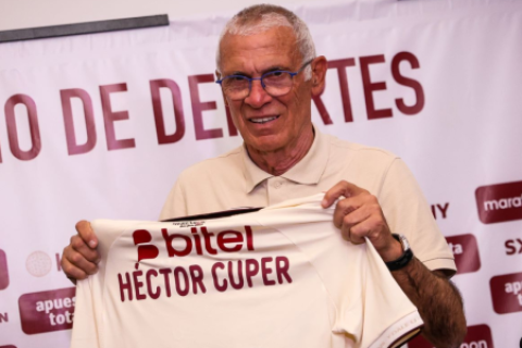 Héctor Cúper pidió dos laterales para cambiar alineación de Universitario