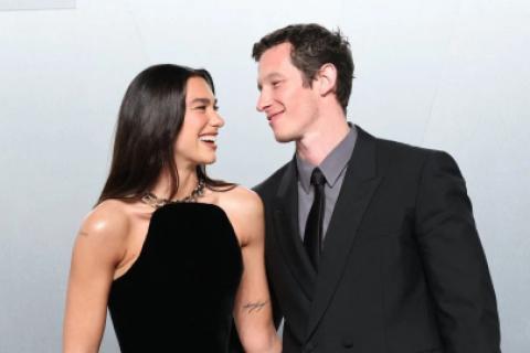 Sicilia se prepara para la fiesta de bodas de Dua Lipa y Callum Turner