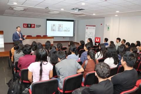 Las jornadas incluyeron sesiones prácticas de análisis y diagnóstico de casos clínicos, contribuyendo al desarrollo de competencias médicas en los estudiantes de la UTP.