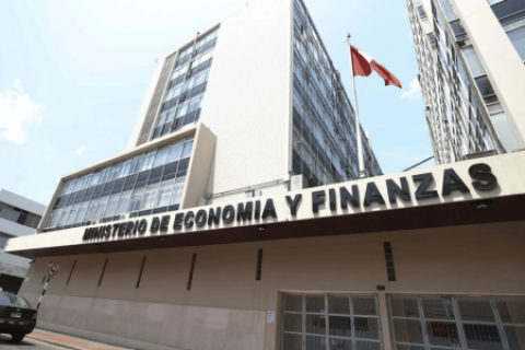 MEF advierte que trabajadores CAS podrían quedarse sin gratificación si el Congreso no aprueba pago gradual