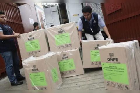 Onpe entregando material electoral