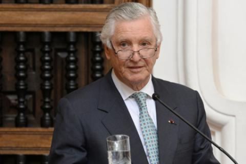 Personalidades cierran filas con canciller Carlos Pareja