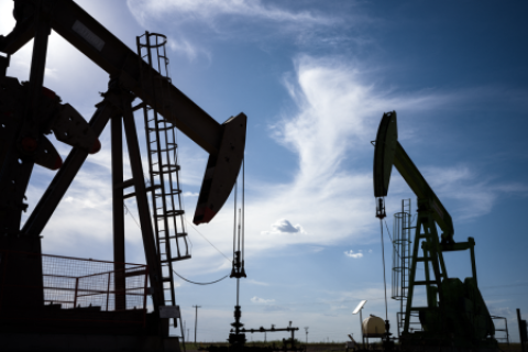 Petróleo cae alrededor de 4% por anuncio de acuerdo entre Irán y EE. UU.
