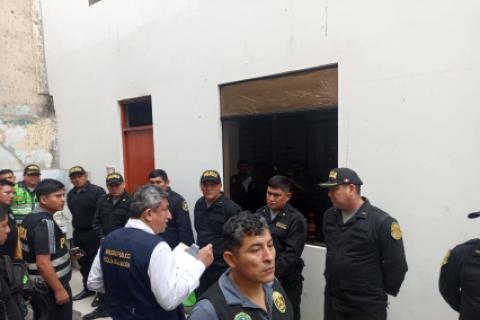 Policías