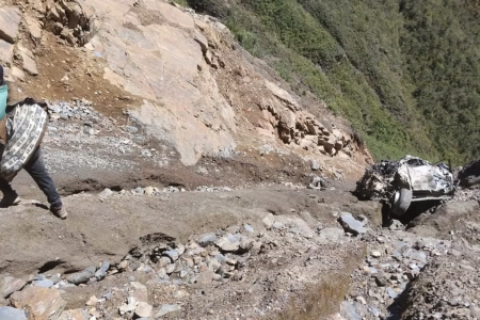 Sandia camioneta cae a abismo de 500 metros y deja tres fallecidos en Puno