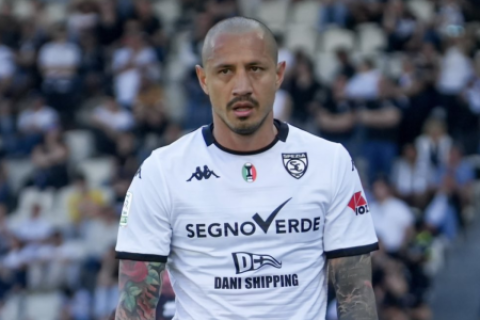 Spezia se despidió de Gianluca Lapadula que jugará en Universitario 2026