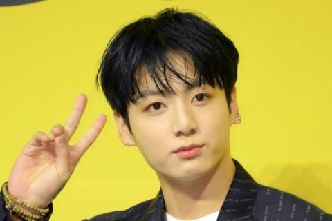 Condenan a mujer por acosar a Jungkook de BTS 