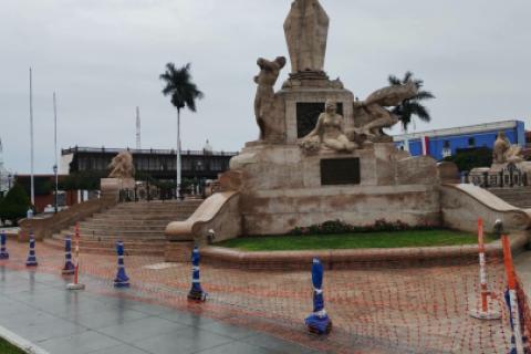 bolardos plaza de armas trujillo