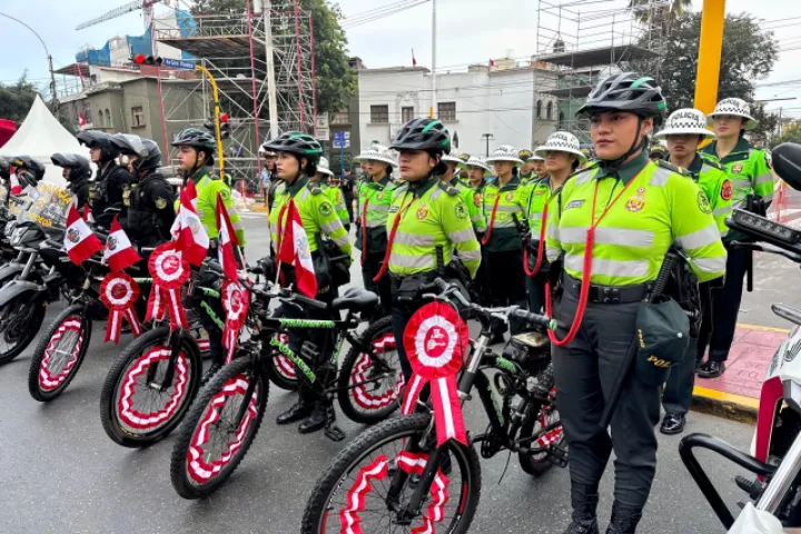 policias fiestas patrias
